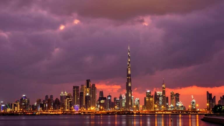 Dubai Social Etiquette Guide: What Not to Do in Dubai